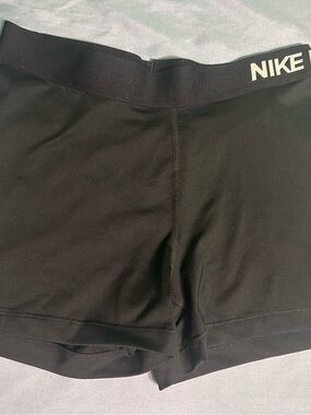 Women’s Nike pro Black Shorts size medium